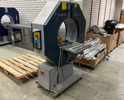 Robopac Compacta förpackningsmaskin