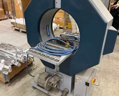 Robopac Compacta förpackningsmaskin